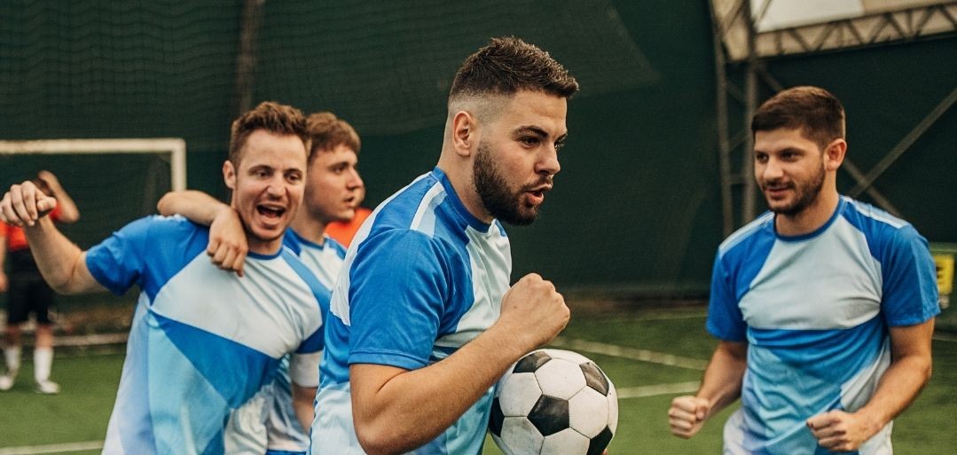 Pre-Match vs Live Football Betting: Which One is Best?