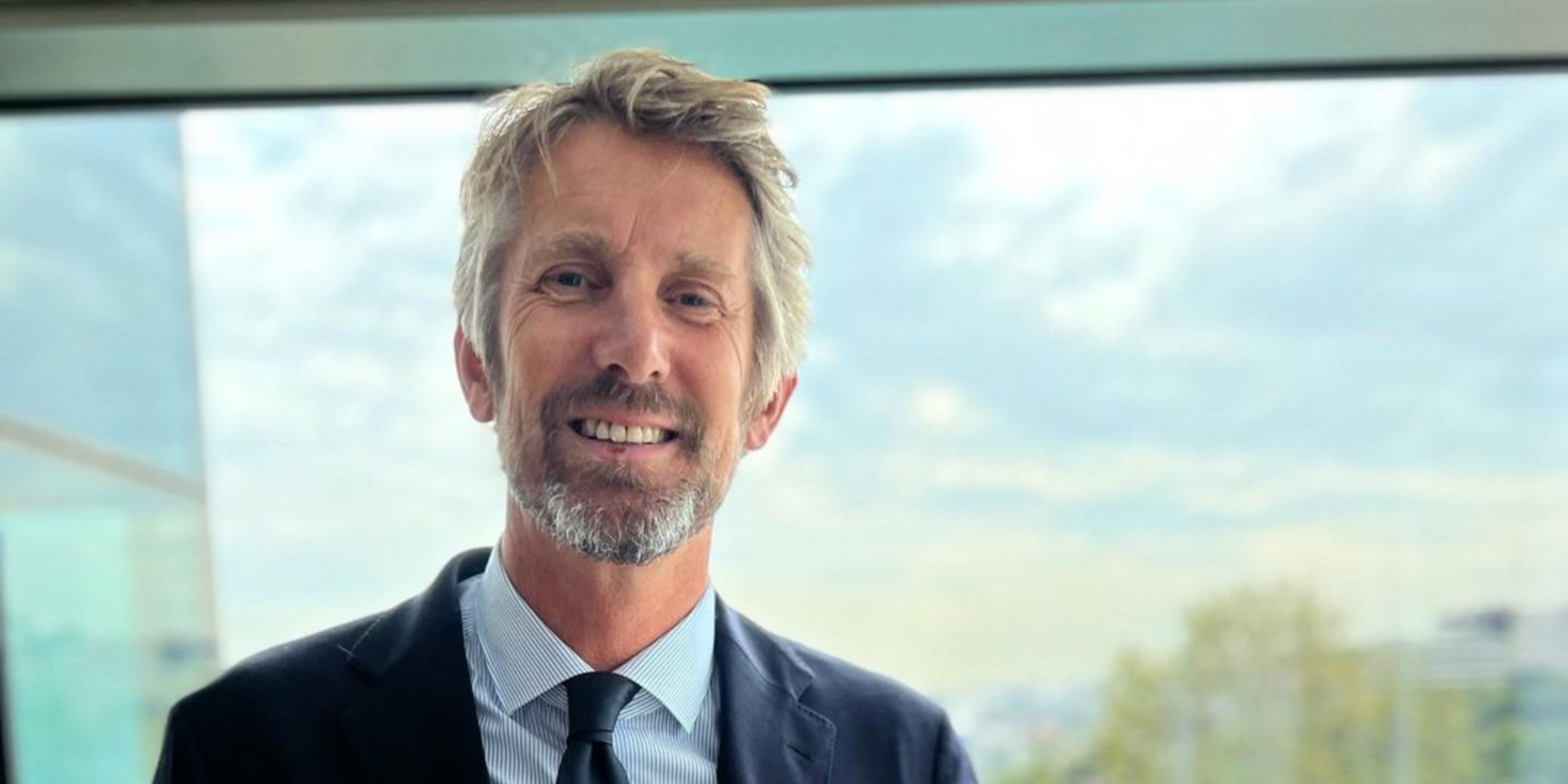 Edwin van der Sar remains in ICU but 'not life-threatening'